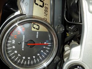 MOTO SUZUKI INAZUMA 250