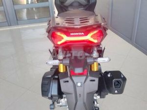 HONDA ADV 150 (COMME NEUF)