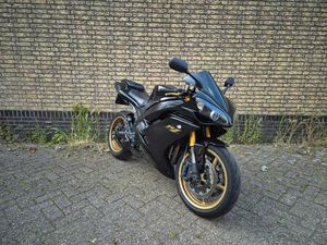 ② YAMAHA YZF R1 2008 - RN19