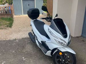 HONDA PCX 2019 TRÈS BON ÉTAT