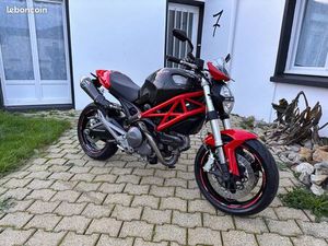 DUCATI MONSTER 696 CARBONE