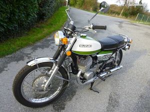 SUZUKI T500
