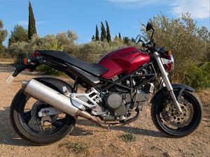 DUCATI 750 MONSTER