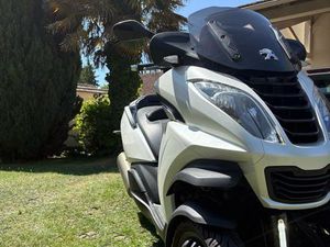 MAXI SCOOTER PEUGEOT METROPOLIS 400I