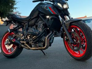 YAMAHA MT07 / A2 / 5460KM LIGNE COMPLÈTE AKRAPOVIC