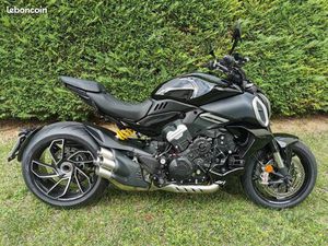 DUCATI DIAVEL V4