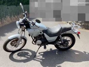 MOTO 125