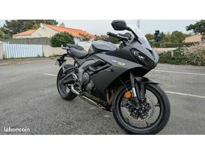 TRIUMPH DAYTONA 660 A2
