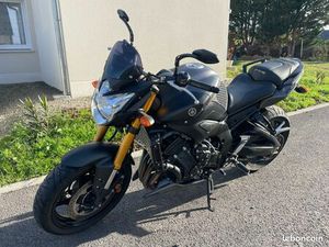 YAMAHA FZ8