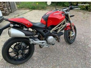 DUCATI MONSTER 796