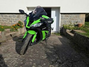 KAWASAKI ZX10R