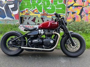 TRIUMPH BONNEVILLE BOBBER 1200