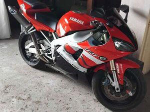 YAMAHA R1 57000 KM