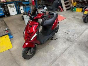 PIAGGIO ZIP SP 80CC — SCOOTERS | PIAGGIO — MARKTPLAATS