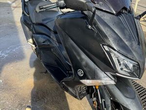 YAMAHA TMAX 530