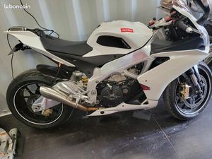 APRILIA RSV4