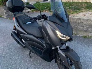 YAMAHA X-MAX 300