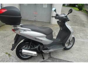 ZU VERKAUFEN ROLLER HONDA 125 MIT FRISCH M,F,K CANTON LUCERNE -