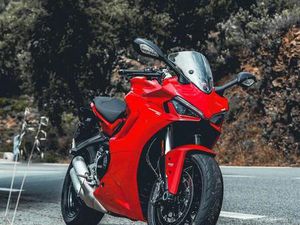 DUCATI SUPERSPORT 950 BJ.2022