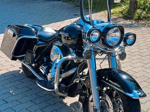 HARLEY DAVIDSON ROADKING