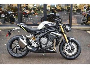 TRIUMPH SPEED TRIPLE 1200 RS