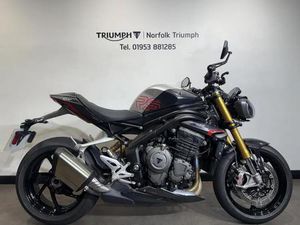 TRIUMPH SPEED TRIPLE 1200 RS