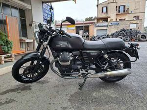 MOTO GUZZI V 7 NERO