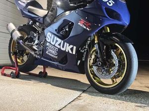 SUZUKI GSXR 1000 K3 RENNSTRECKE RACING RINGTOOL BREMBO