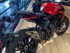 MV AGUSTA DRAGSTER 800 R NEUVE