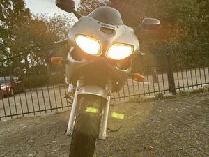 SUZUKI SV 650 (2003) WEINIG KILOMETERSTAND