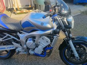 YAMAHA FZ6 MOTORBIKE