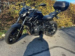 MT-07 A2 2023 992 KM AVEC TOP CASE