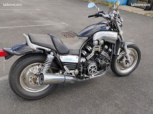 YAMAHA 1200 V-MAX