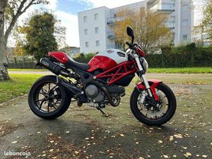 DUCATI MONSTER 796