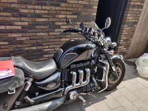 ② TRIUMPH ROCKET III