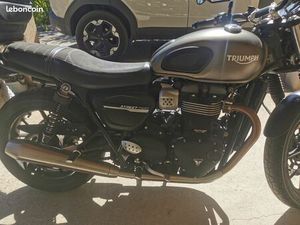 TRIUMPH STREET TWIN
