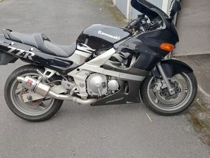 MOTO KAWASAKI 600 ZZR