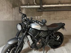 YAMAHA XSR700