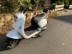 E-ROLLER YADEA MICK 45 KM/H + 2. AKKU