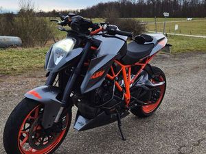 KTM 1290 SUPERDUKE V1