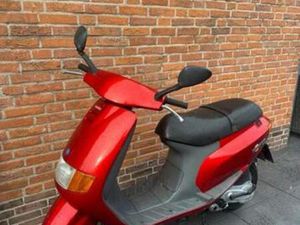 PIAGGIO SFERA 125 CC — SCOOTERS | PIAGGIO — MARKTPLAATS