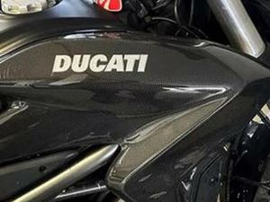 DUCATI HYPERMOTARD/HYPERSTRADA 939