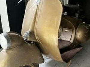 VESPA FARO BASSO ANNI 50 DOLCEVITA