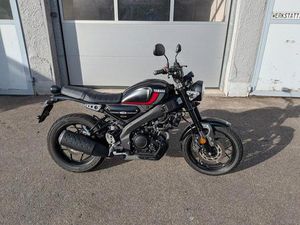 YAMAHA XSR125 ABS