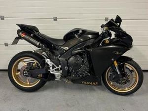 YAMAHA YZF-R1 (BJ 2009), ZWART/GOUD — MOTOREN | YAMAHA — MARKTPLAATS