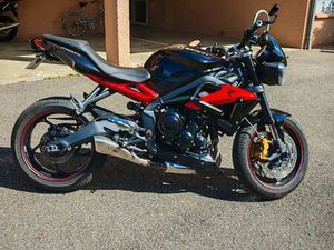 TRIUMPH STREET TRIPLE 675 R