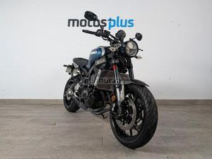 YAMAHA - XSR900