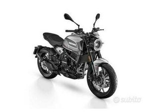 MOTO MORINI SEIEMMEZZO STR - 2025