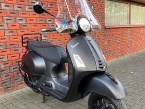 VESPA GTS 300 HPE NOTTE - BJ 2021 - KM 20.800 — SCOOTERS | VESPA — MARKTPLAATS