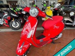 VESPA PRIMAVERA 50 RED EDITION 45KM E5+ NIEUW BETAAL MET IN3 — SCOOTERS | VESPA — MARKTPLAATS